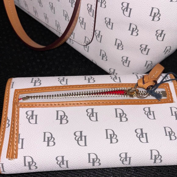 Dooney& Bourke Tammy Tote - Picture 7 of 9